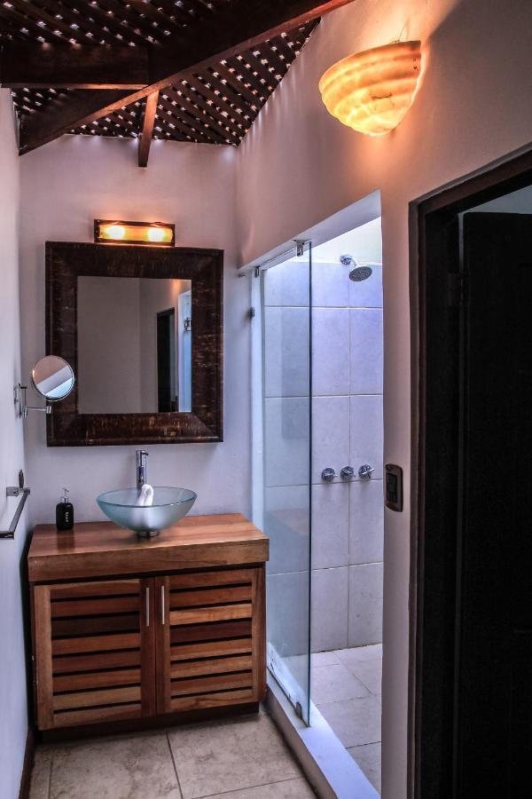 Café de Playa beach front suites Coco Extérieur photo