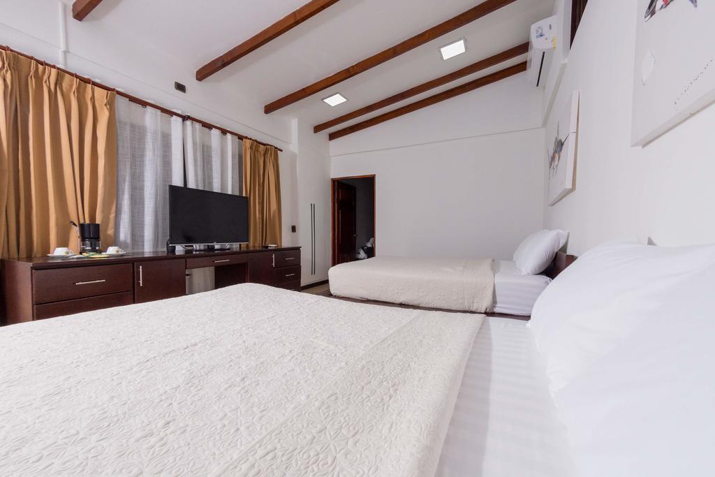 Café de Playa beach front suites Coco Extérieur photo