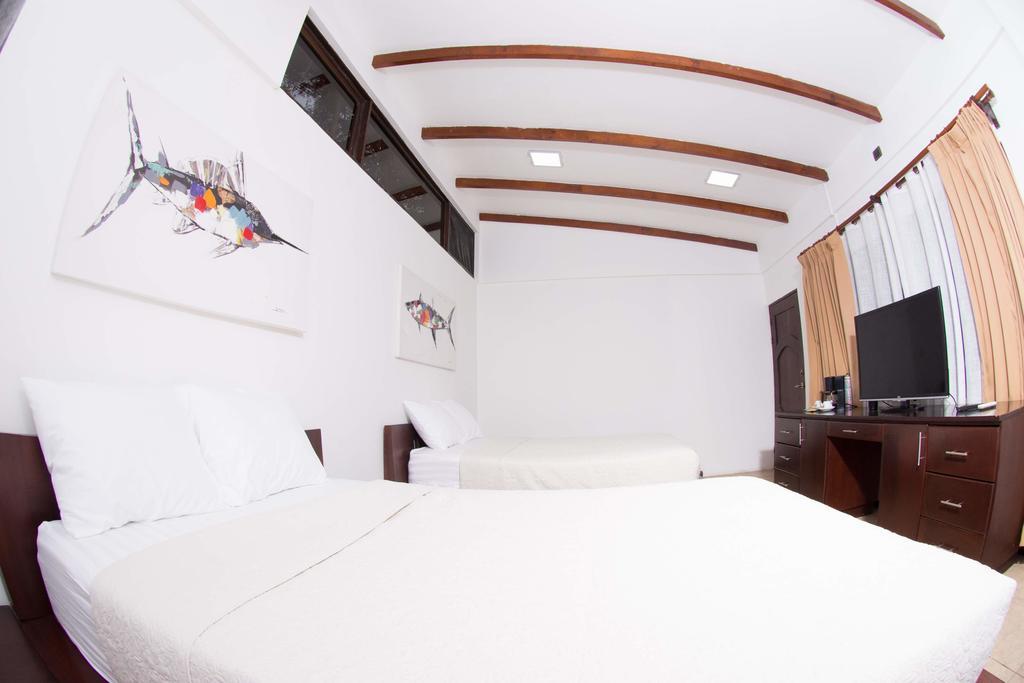 Café de Playa beach front suites Coco Extérieur photo